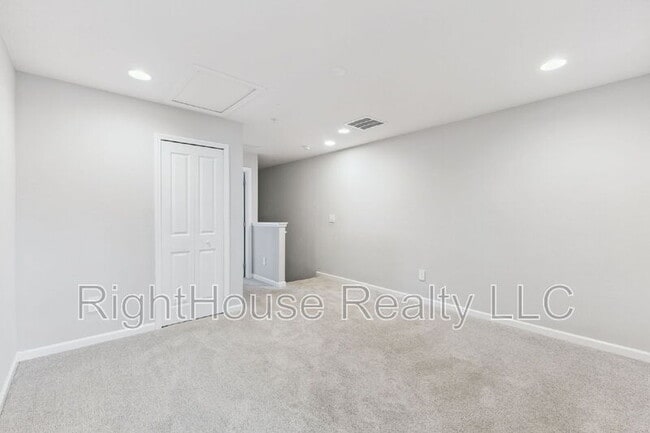 Building Photo - 212 Beautyberry Ln