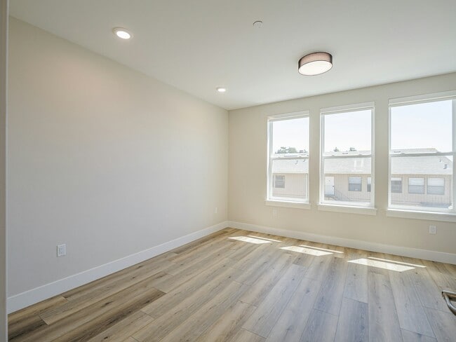 Building Photo - 136 Aptos Vlg Wy