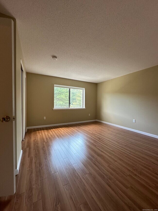 Building Photo - 2422 Harbor View Dr