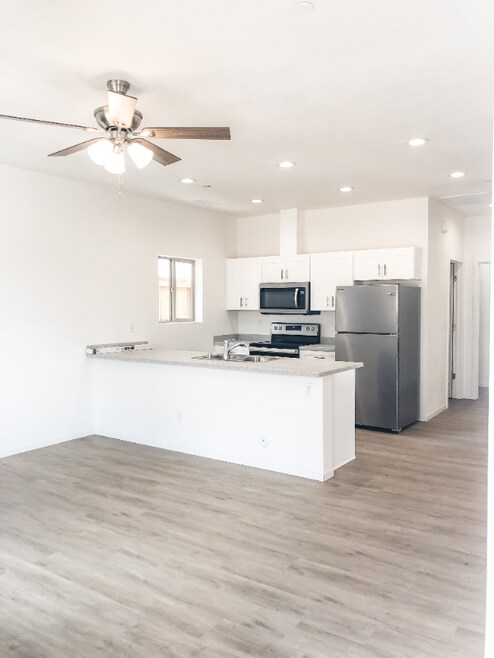 Building Photo - 5848 Black Olive Dr