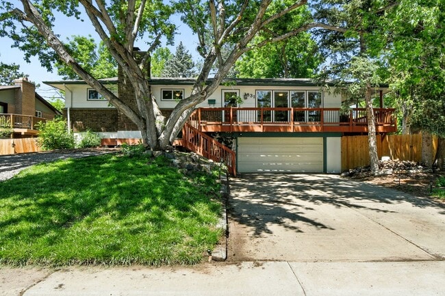 Primary Photo - Fabulous 4 BR 3 bath home with fenced back...