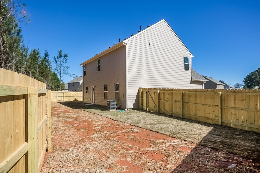 Building Photo - 3103 Avondale Dr SE