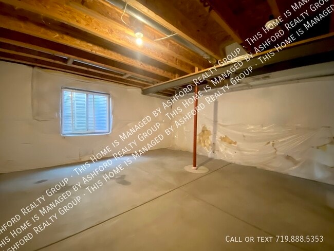 Building Photo - 6530 Fowler Dr