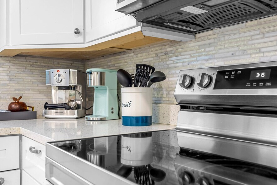 Building Photo - 6403 S Hwy A1A