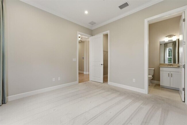 Building Photo - 7708 Moonbeam Ave