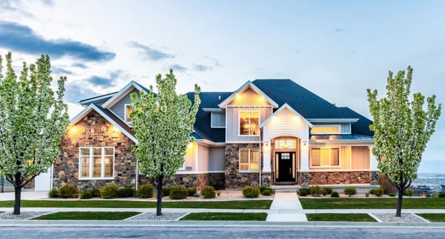 Building Photo - Luxurious Herriman 6 Bed with Indoor Court, Theater & Stunning Views!!!