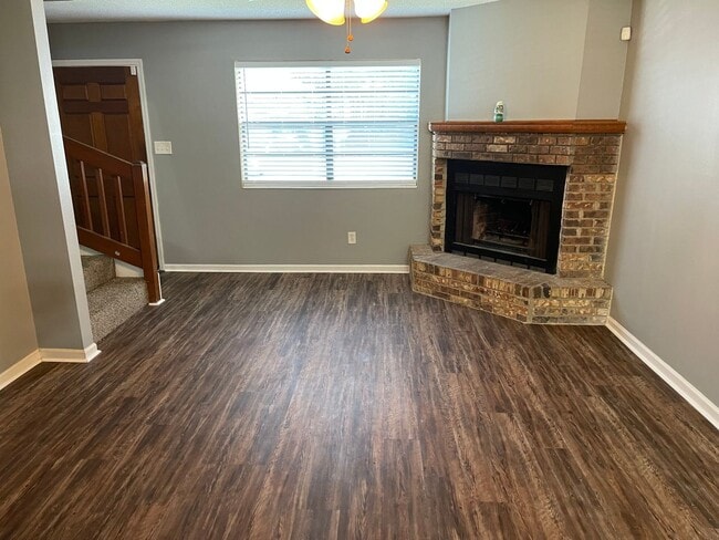 Building Photo - BOTANY TOWNHOMES