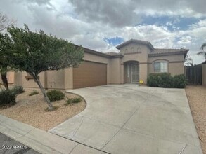 Building Photo - 553 E San Carlos Way