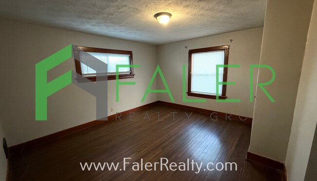 Building Photo - 1725-1727 Brookline