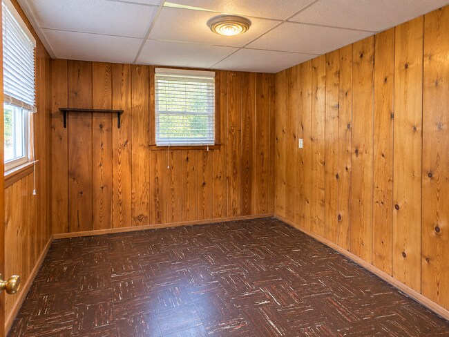 Building Photo - 501 S Swain Ave