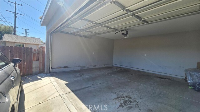 Building Photo - 1536 E 87th St