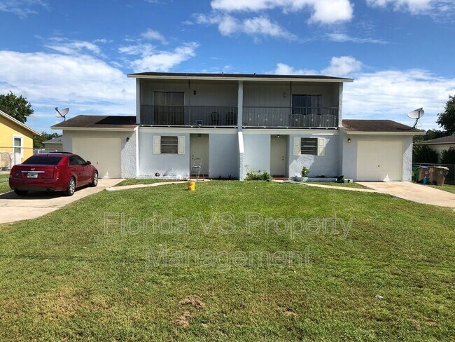 Building Photo - 800 Lucaya Dr