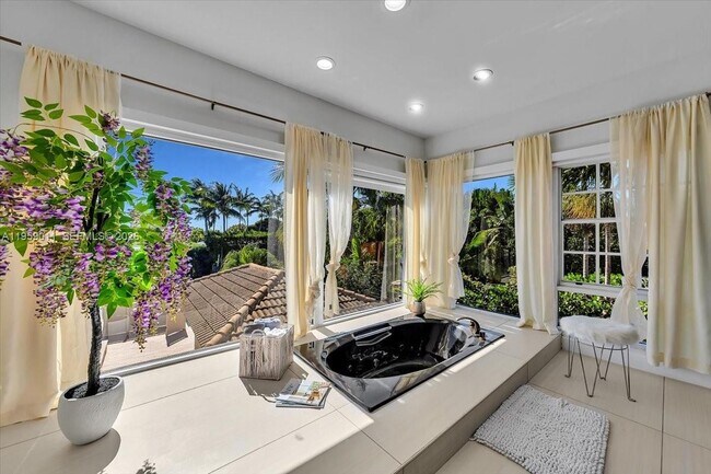 Building Photo - 1700 Cleveland Rd