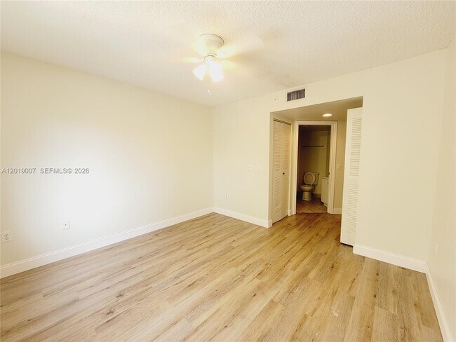 Building Photo - 4155 N Haverhill Rd