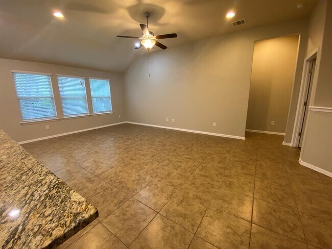 Building Photo - 21607 Surrey Ln