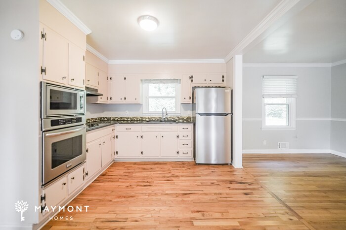 Building Photo - 6197 Castlewood Dr