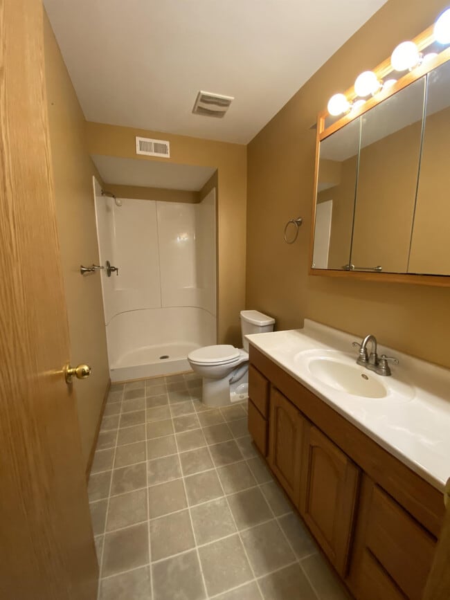 Building Photo - 6846 Gingham Ct