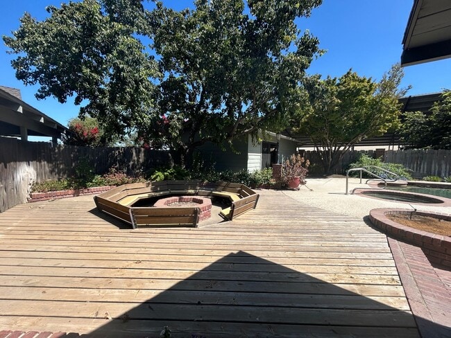 Building Photo - Country home with inground pool/spa. Pool ...
