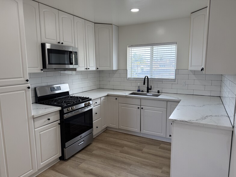 Building Photo - 4706 W 164th St
