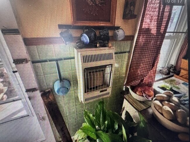 Building Photo - 202 E South St