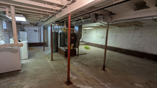 Building Photo - 1518 2nd Ave