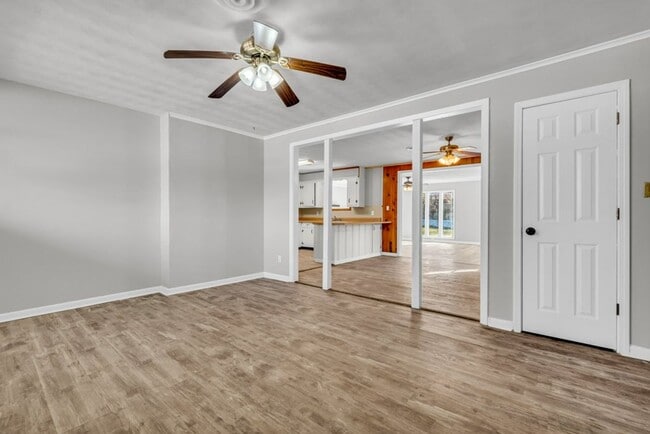 Building Photo - Renovated 4 Bedroom 2 Bath Home with Shop for Rent!