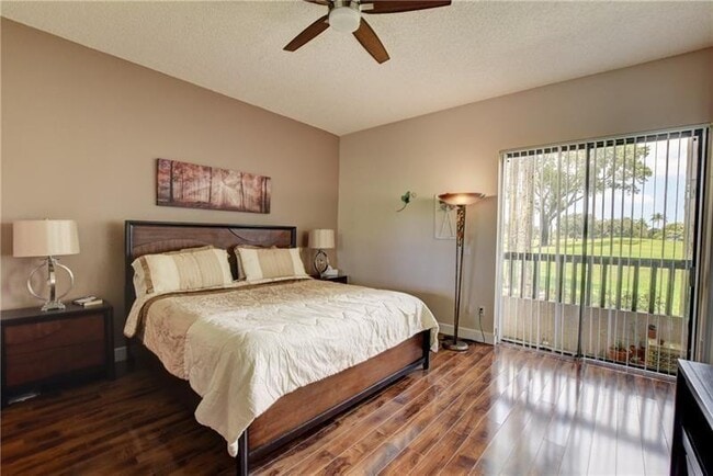 Building Photo - 7448 La Paz Blvd