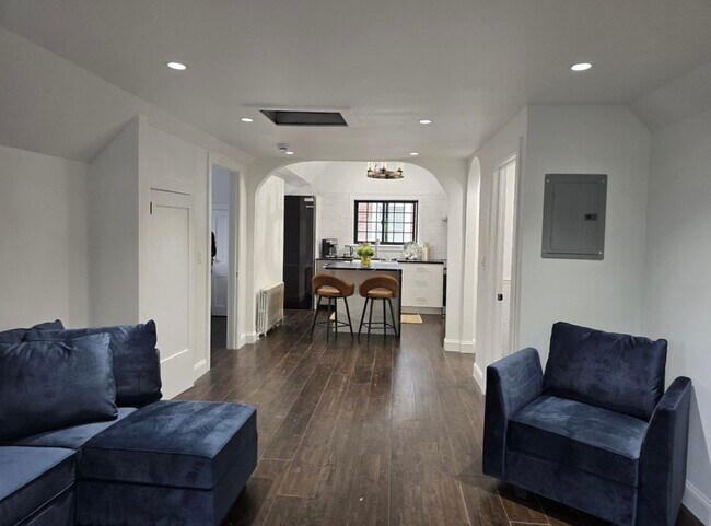 Building Photo - 83 Rollins Ave