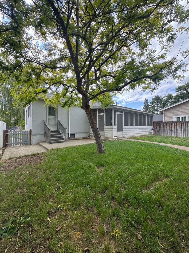 Building Photo - Charming 3 Bed Rental in Prime Location