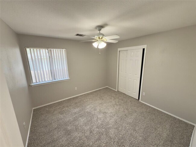 Building Photo - 1030 Moser River Dr
