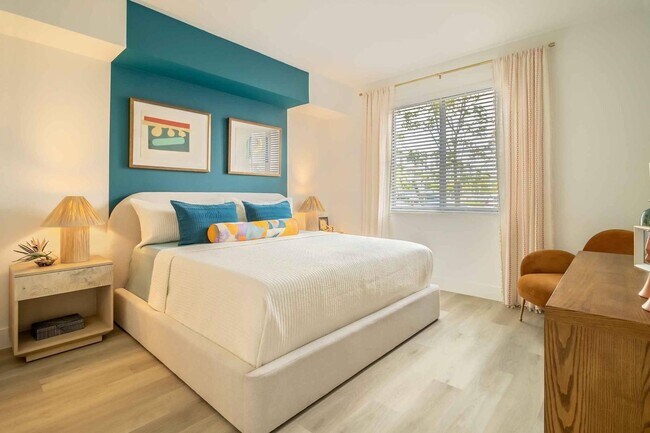 Building Photo - 2985 SW 122nd Ave