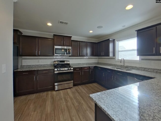 Building Photo - 309 Finch Ln