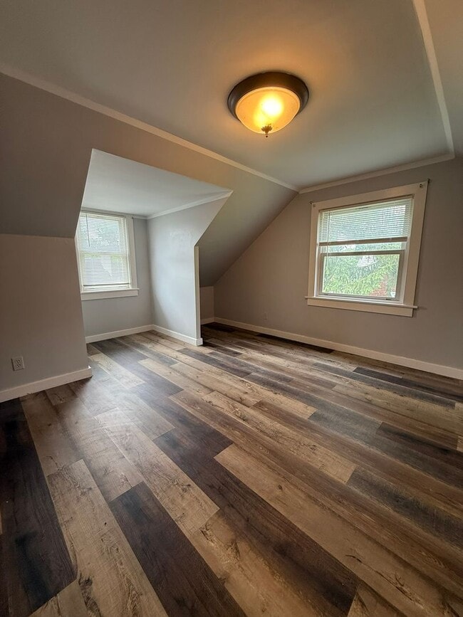 Building Photo - 1347 E Caracas Ave