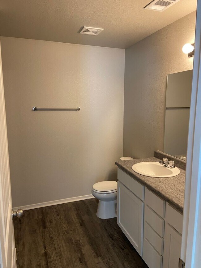 Building Photo - *PreLeasing* Four Bedroom | Two Bath Home in Bridlewood