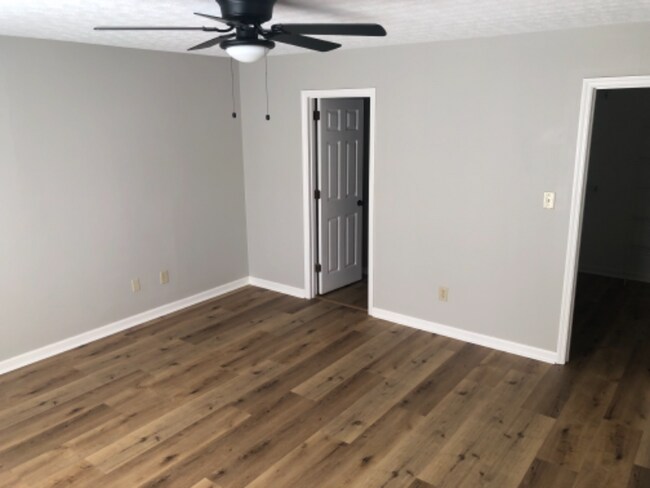 Building Photo - 524 Autumndale Dr