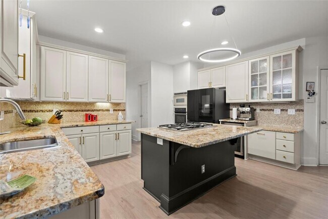 Building Photo - 4020 Walnut Creek Trail