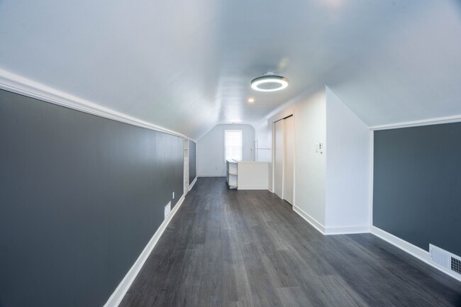 Building Photo - 361 Adams Ct