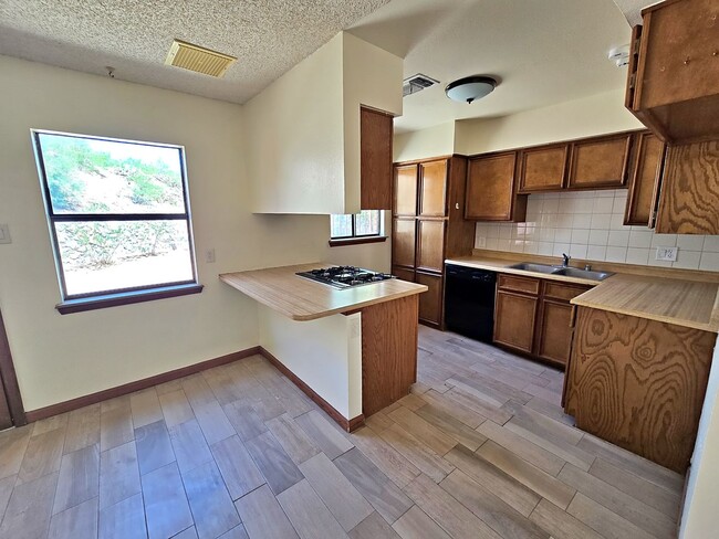 Building Photo - 3219 Mountain Ridge Dr