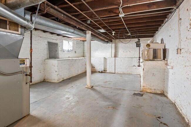 Building Photo - Next to Dog Bar!