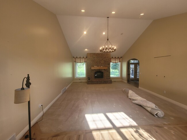 Building Photo - 867 N Swiss Farm Ct