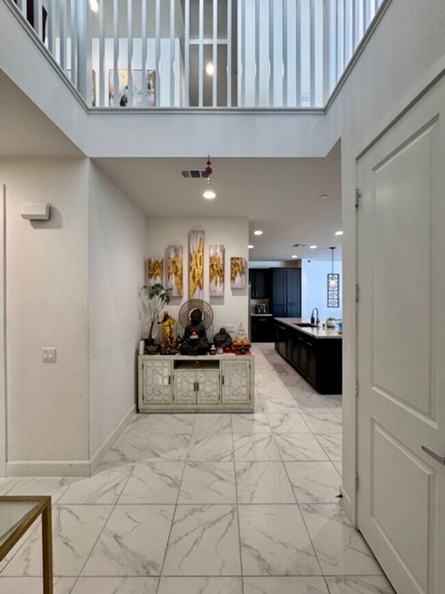Building Photo - Elegant 4 Bedroom, 4.5 Bathroom Home with ...
