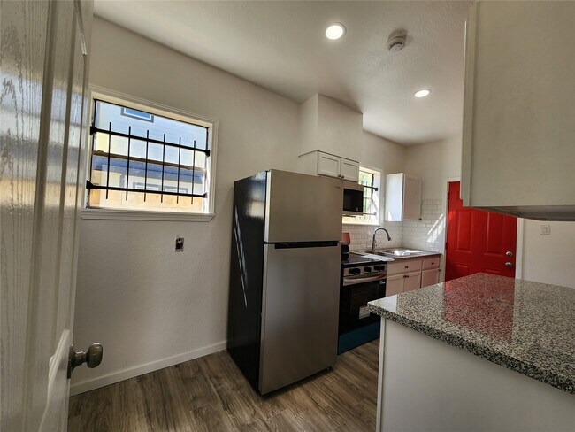 Building Photo - 2706 Berry St