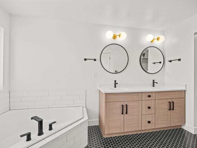 Building Photo - 5 Bed / 3.5 Bath Home in Saratoga Springs – Spacious Living Near Utah Lake