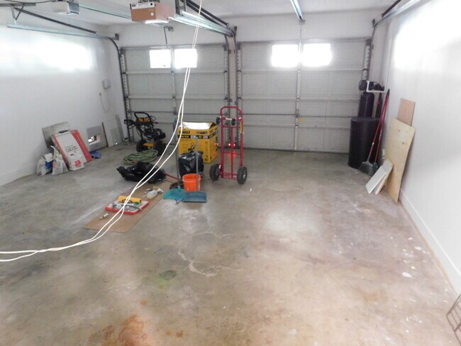 Building Photo - 3606 Lakefield St