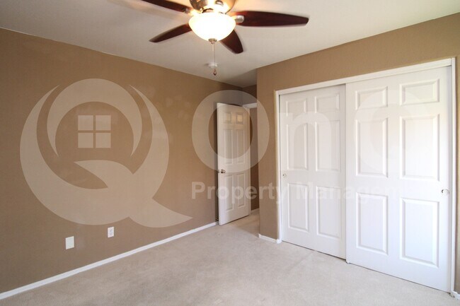 Building Photo - 710 S St Martin Dr