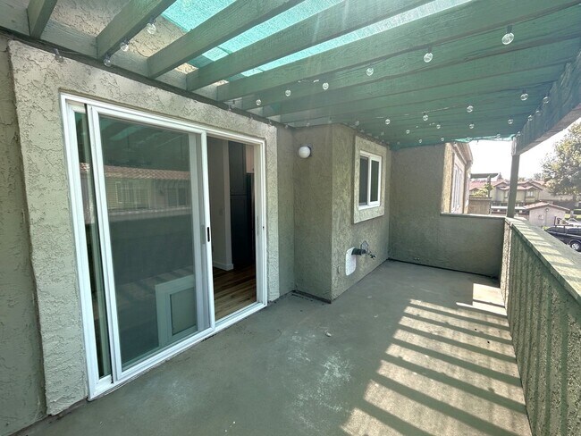 Building Photo - 8325 Spring Desert Pl