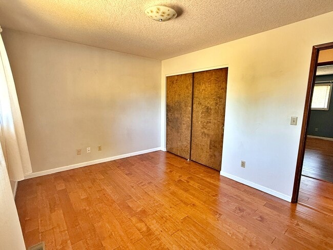 Building Photo - 2746 SE 73rd Ave