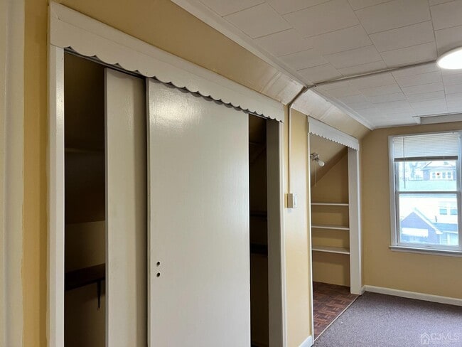 Building Photo - 27 John St