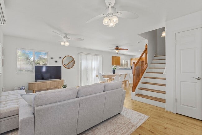 Building Photo - Hillside 3 BR House | W/D • 2 Car Garage • A/C