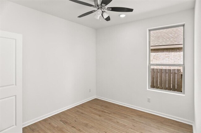 Building Photo - 28806 Bobcat Run Dr